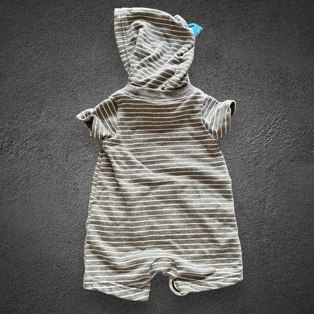 Carters baby boy hooded Dinosaur Onesie - romper size: 3mo